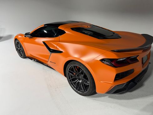 Used 2023 Chevrolet Corvette Z06 RWD image 6