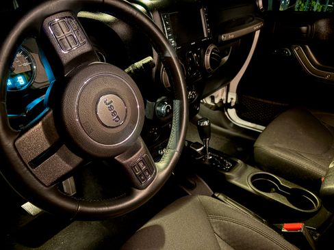 Used 2014 Jeep Wrangler Unlimited Sport w/ Quick Order Package 24S image 15