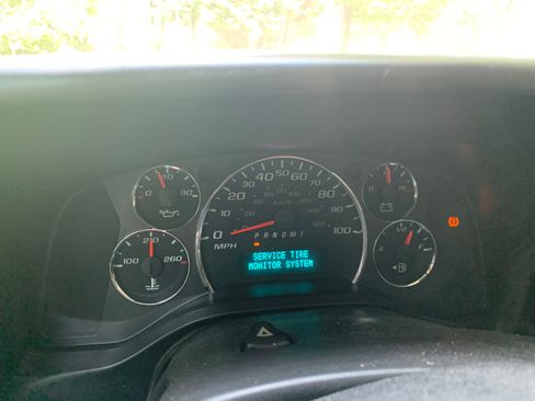 Used 2012 Chevrolet Express 2500 w/ Cold Climate Package RWD image 17