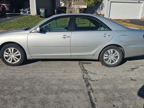 Used 2002 Toyota Camry XLE image 4