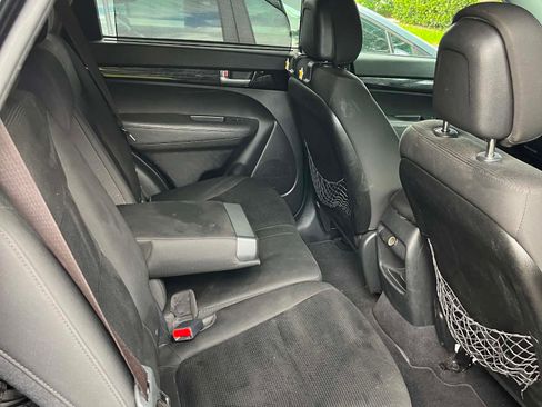 Used 2014 Kia Sorento LX AWD/4WD image 9