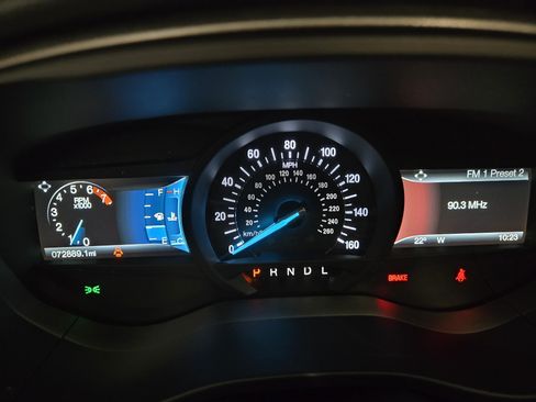 Used 2018 Ford Fusion SE w/ Fusion SE Technology Package FWD image 9