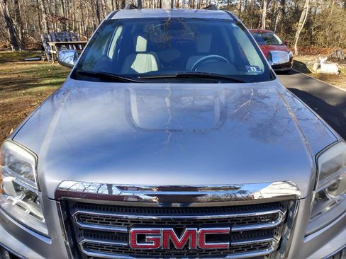 Used 2017 GMC Terrain SLT image 16