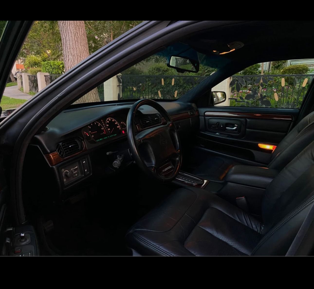 Used 1997 Cadillac De Ville Concours w/ Safety/Security Pkg FWD image 5