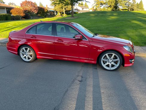 Used 2014 Mercedes-Benz C 300 4MATIC Sedan image 6