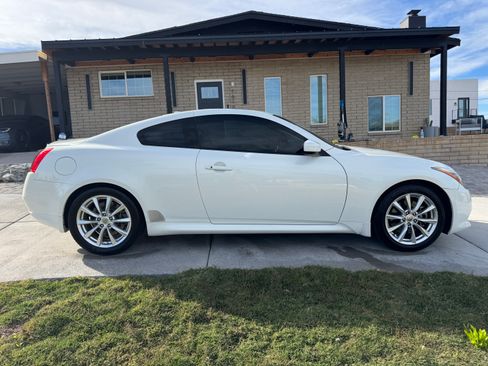 Used 2013 INFINITI G37 Journey w/ Premium Pkg image 4