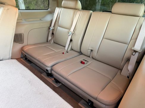 Used 2011 GMC Yukon Denali image 6