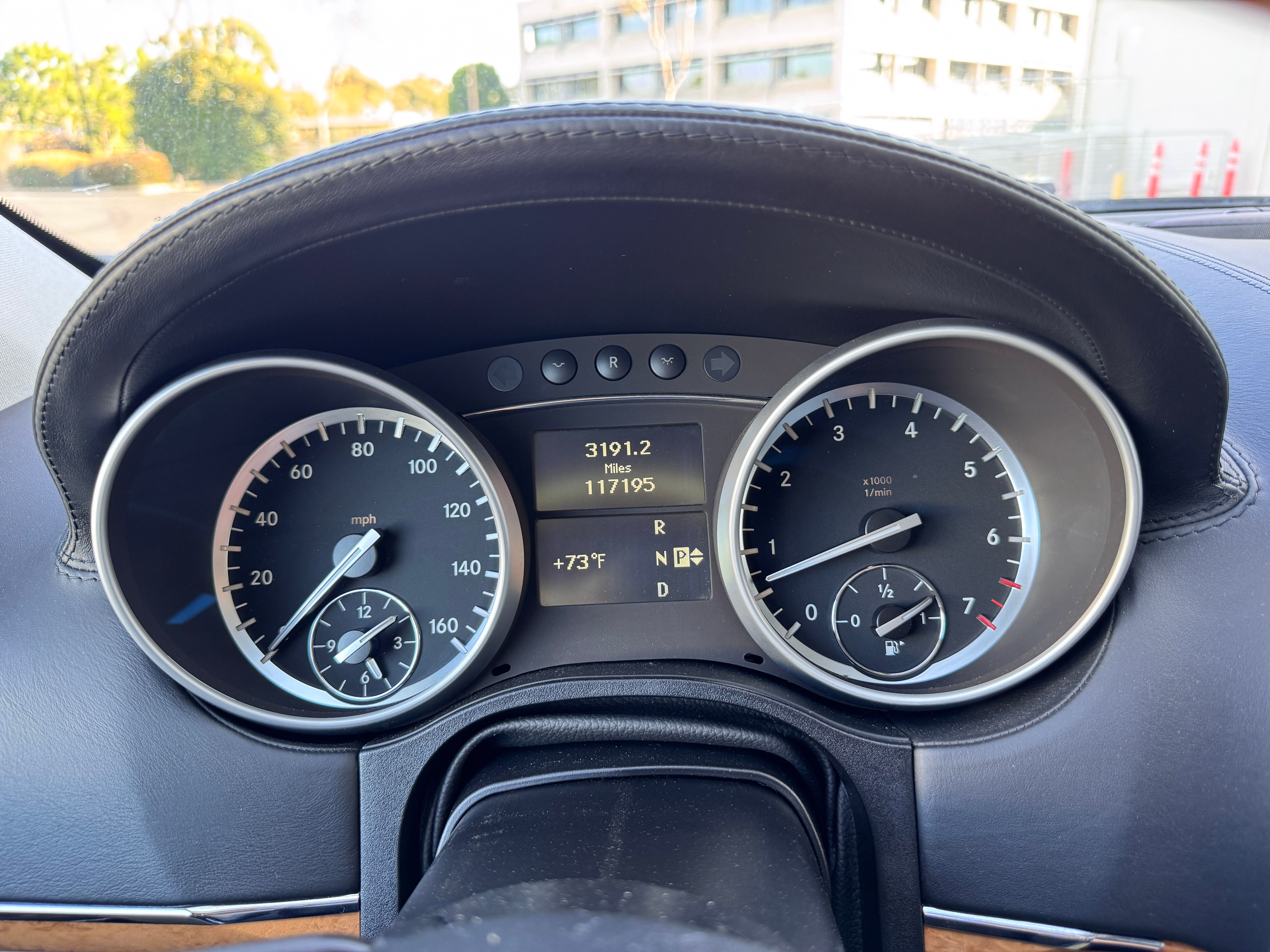 Used 2011 Mercedes-Benz GL 550 4MATIC image 16