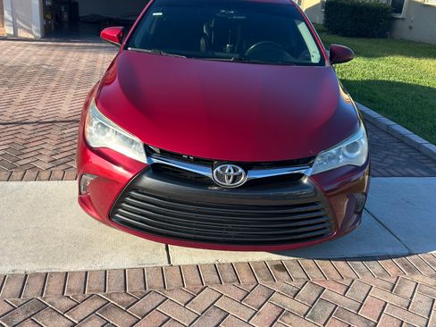 Used 2016 Toyota Camry XLE image 2