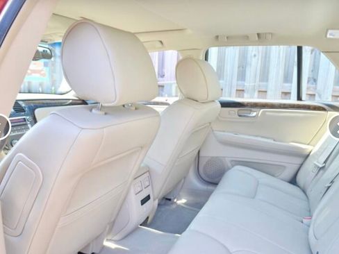 Used 2011 Cadillac DTS Luxury image 6