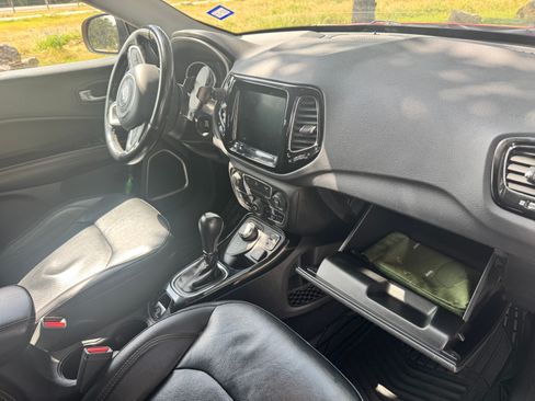 Used 2019 Jeep Compass Limited AWD/4WD image 14