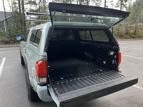 Used 2022 Toyota Tacoma SR5 image 8