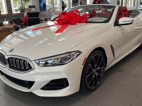 Used 2024 BMW 840i Convertible w/ Comfort Seating Package image 2