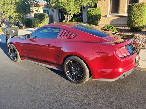 Used 2019 Ford Mustang Premium image 2