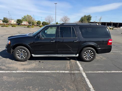 Used 2015 Ford Expedition EL XLT w/ Equipment Group 202A image 1