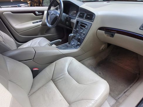 Used 2001 Volvo S60 2.4T image 9