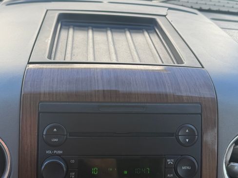 Used 2004 Ford F150 Lariat image 12