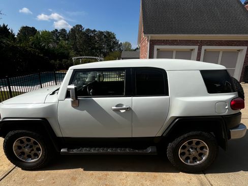 Used 2013 Toyota FJ Cruiser 4WD w/ Convenience Pkg image 1