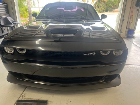 Used 2016 Dodge Challenger SRT Hellcat image 4