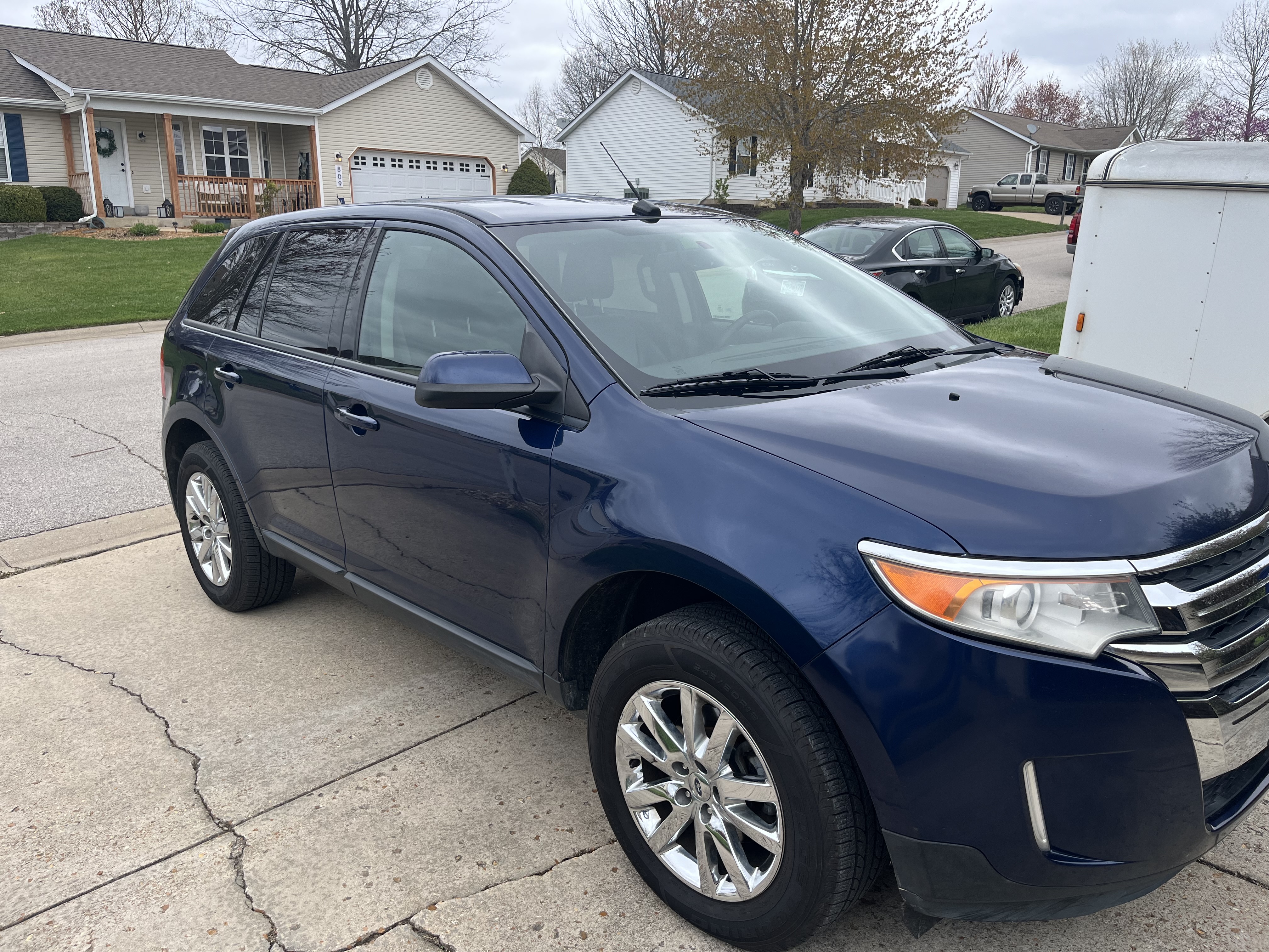 Used 2012 Ford Edge SEL FWD image 2