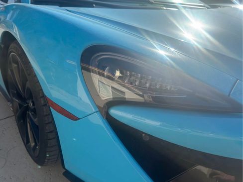 Used 2020 McLaren 570S Spider image 9