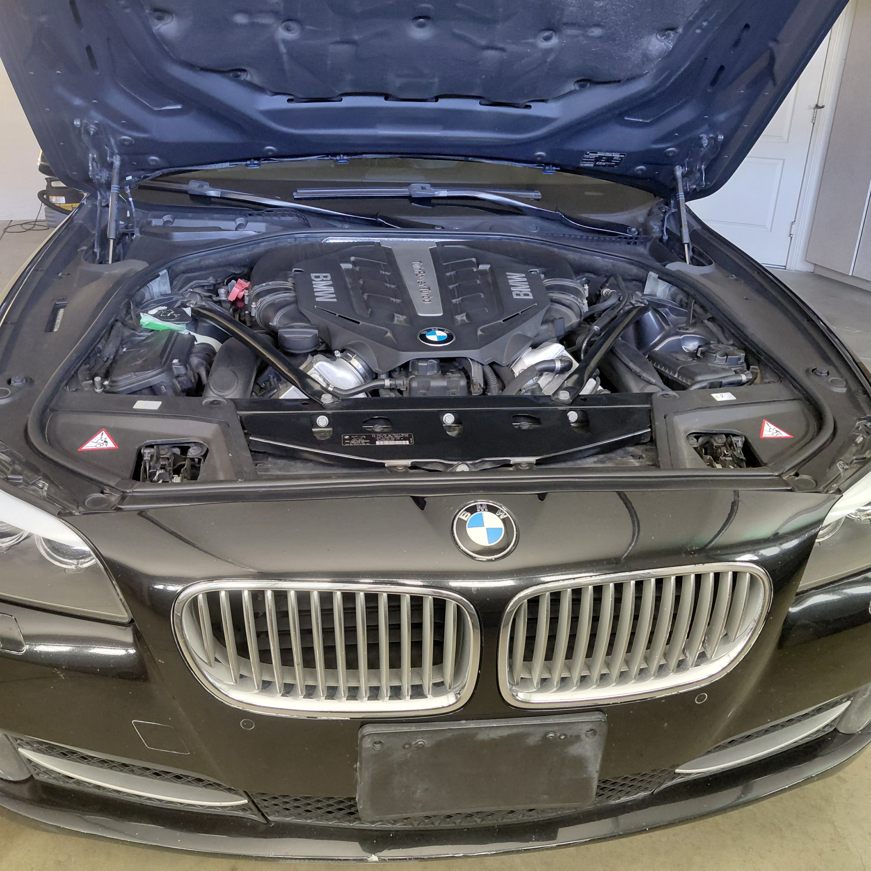 Used 2013 BMW 550i Sedan RWD image 2