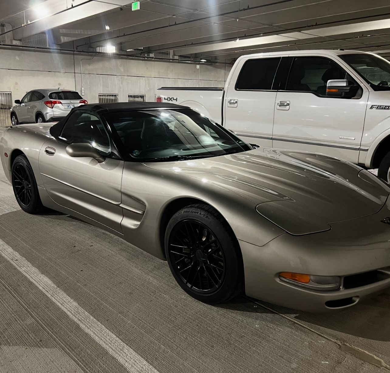 Used 2001 Chevrolet Corvette Convertible w/ Preferred Equipment Group2 RWD image 4