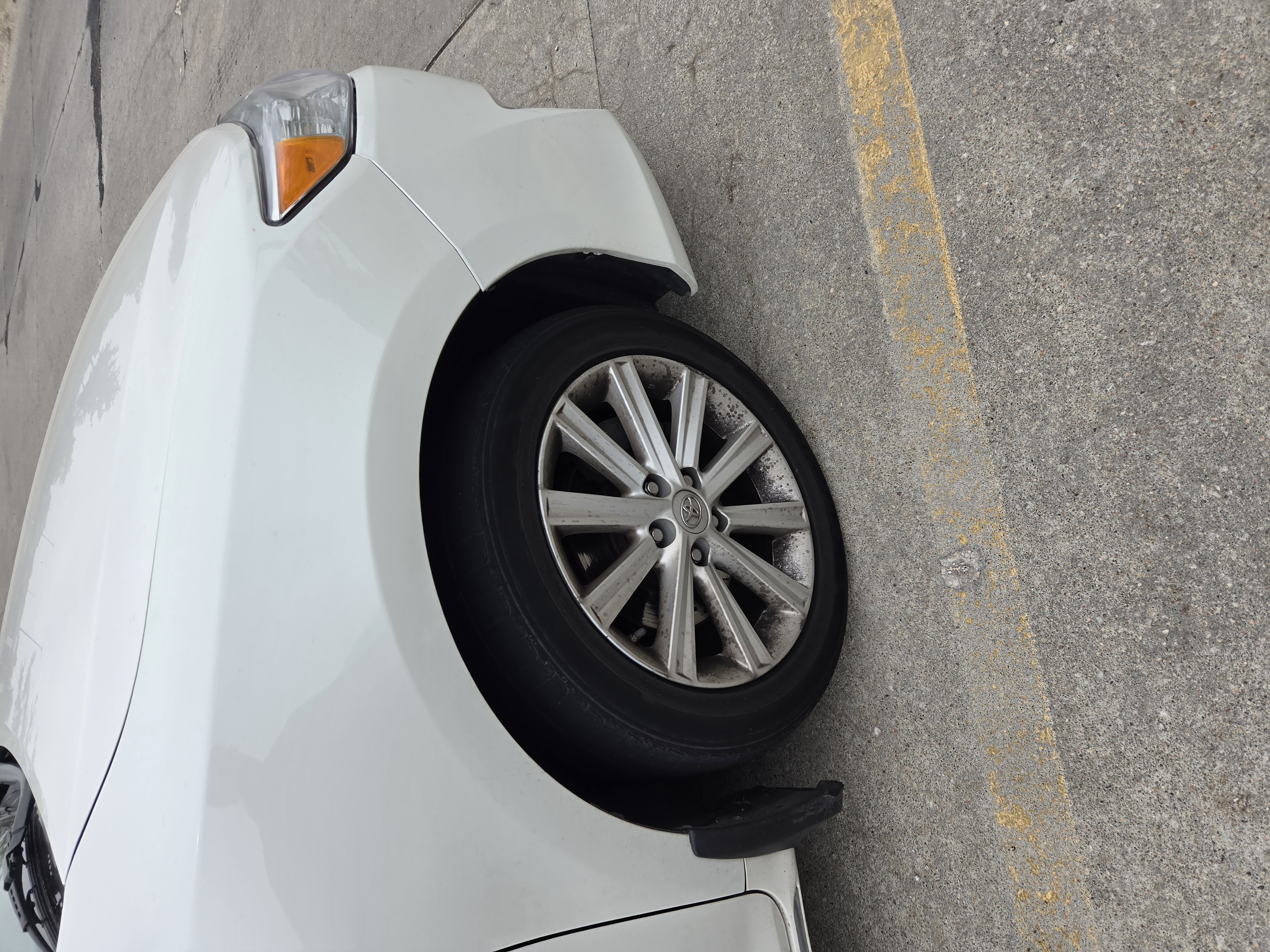 Used 2014 Toyota Camry XLE FWD image 14