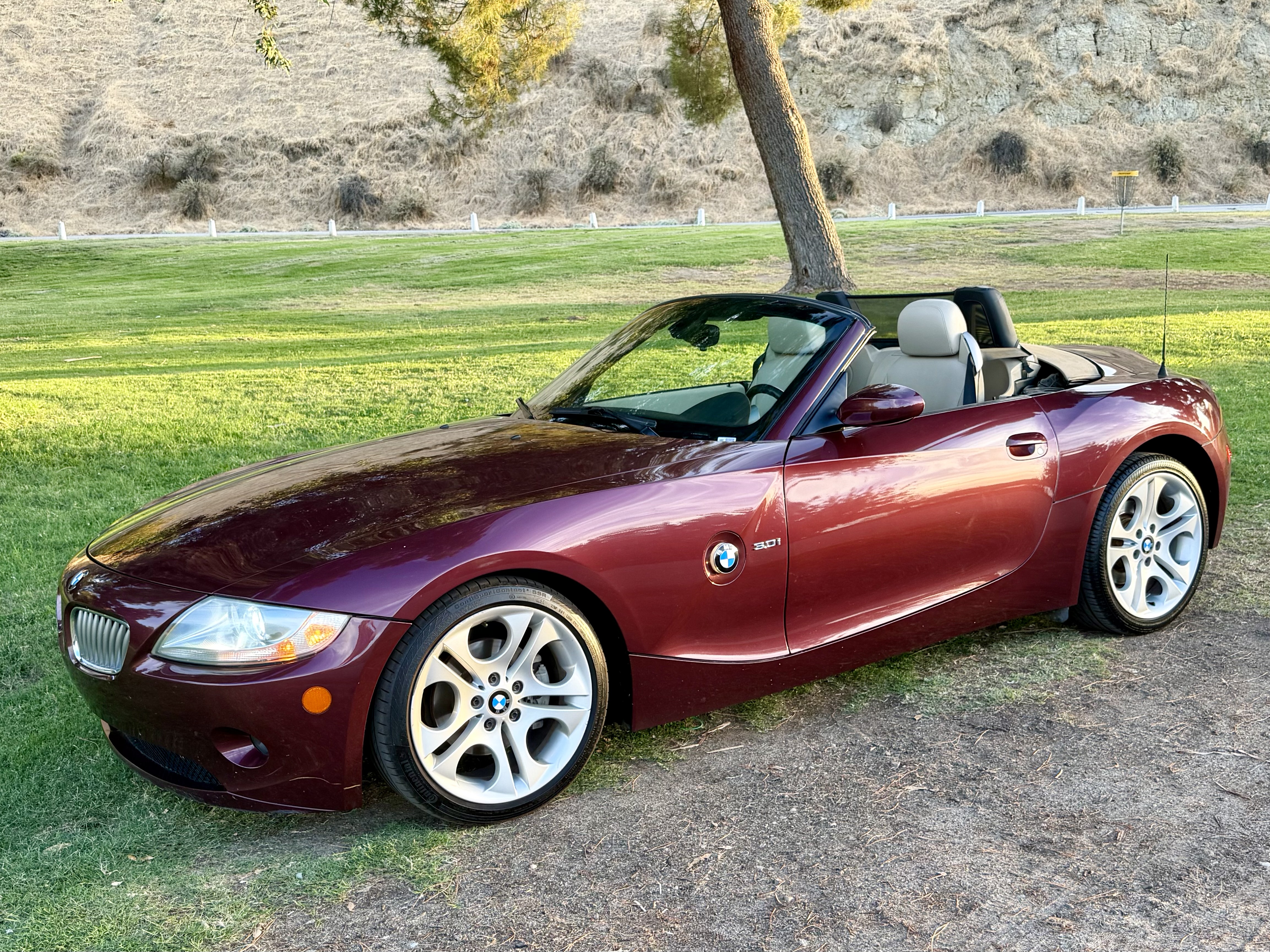 Used 2005 BMW Z4 3.0i RWD image 6