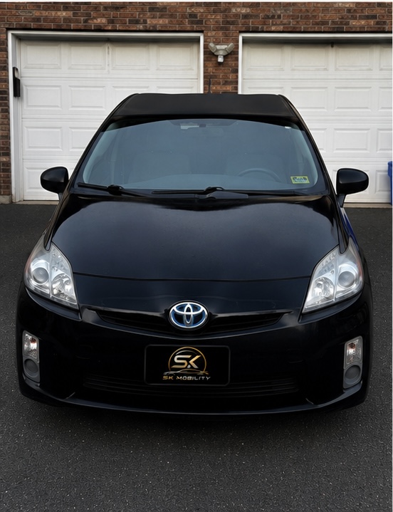 Used 2011 Toyota Prius Three FWD image 2