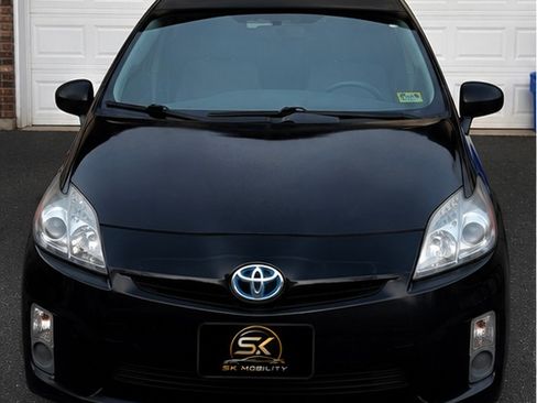 Used 2011 Toyota Prius Three FWD image 2