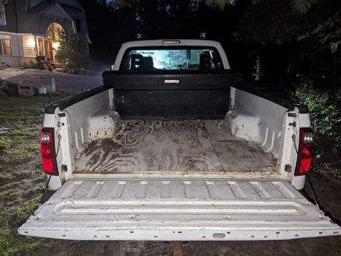 Used 2012 Ford F250 XLT w/ Snow Plow Prep Pkg image 14