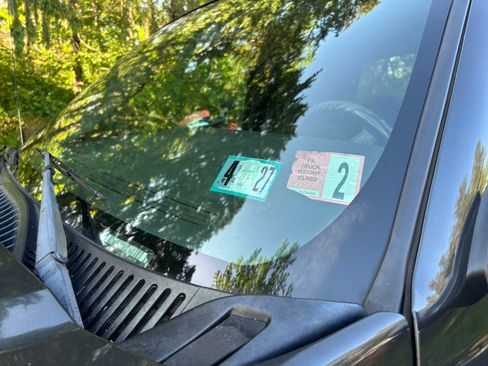 Used 2004 Chevrolet Silverado 2500 LS w/ Snow Plow Prep Package AWD/4WD image 9