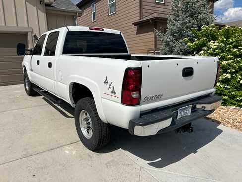 Used 2005 Chevrolet Silverado 2500 LT w/ Heavy-Duty Power Package image 4