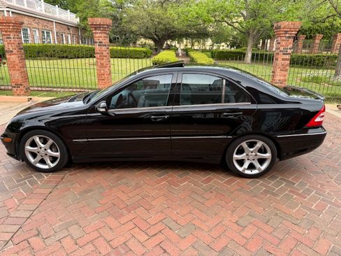 Used 2007 Mercedes-Benz C 230 Sedan image 6