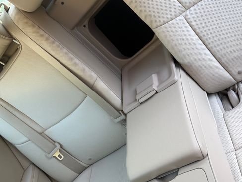 Used 2012 Toyota Avalon Limited FWD image 9