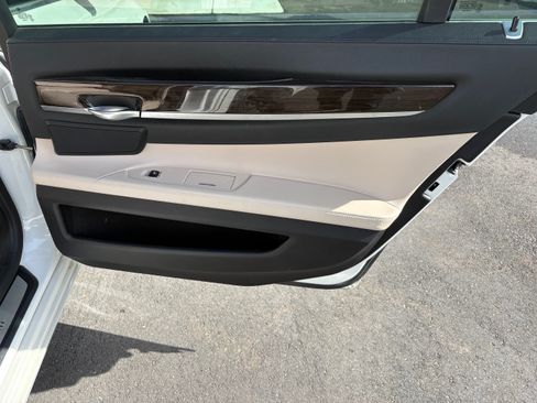 Used 2010 BMW 750Li xDrive AWD/4WD image 18