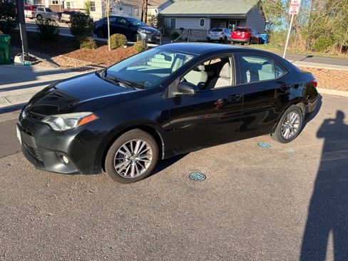 Used 2015 Toyota Corolla LE image 1