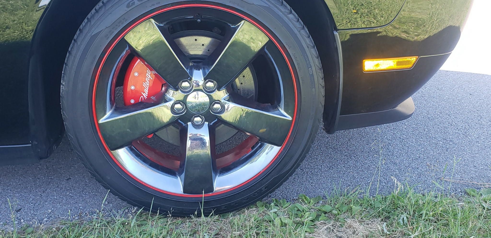 Used 2013 Dodge Challenger SXT RWD image 9