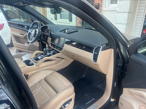 Used 2019 Porsche Cayenne image 13