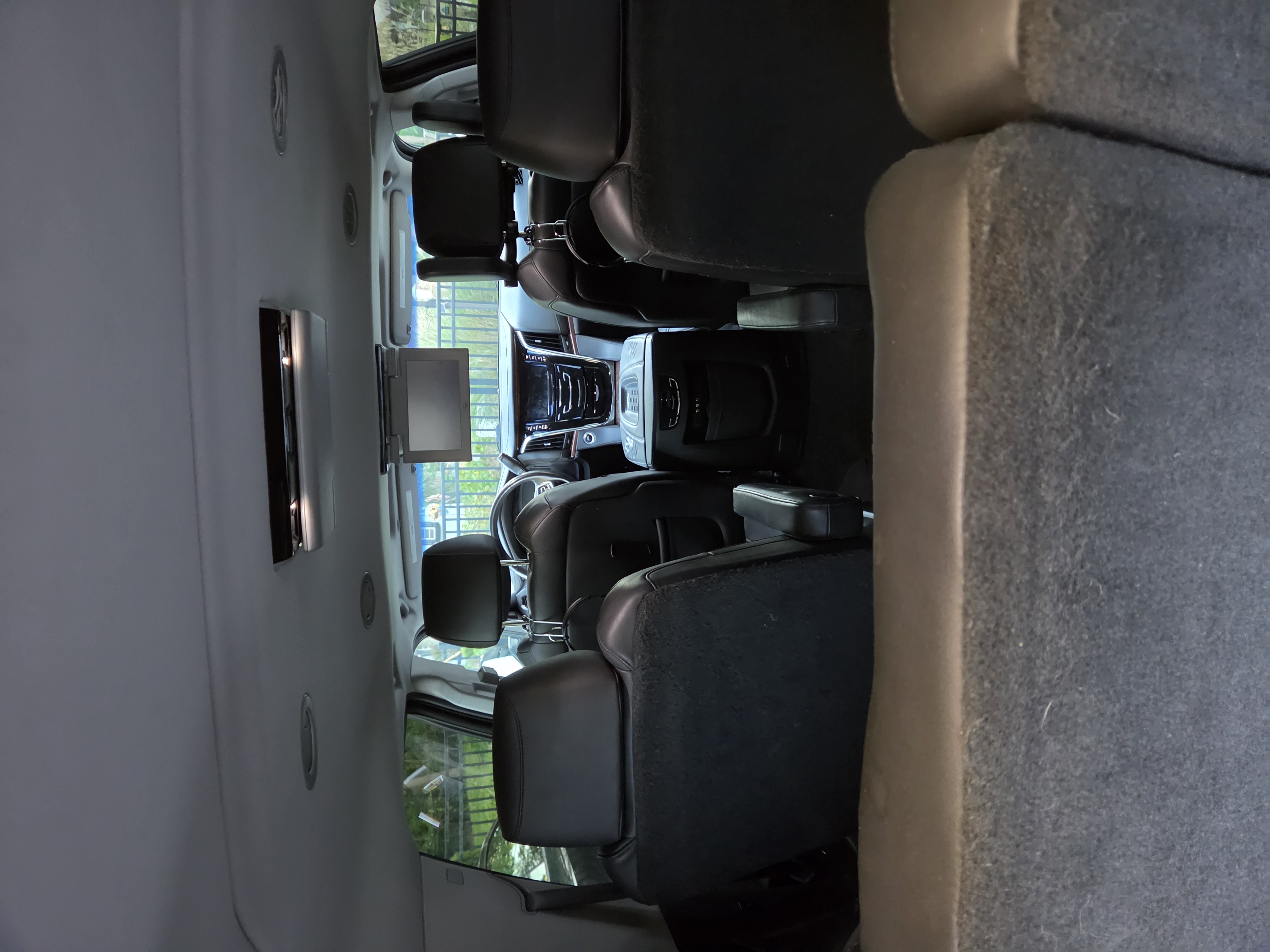 Used 2015 Cadillac Escalade ESV Premium AWD/4WD image 4