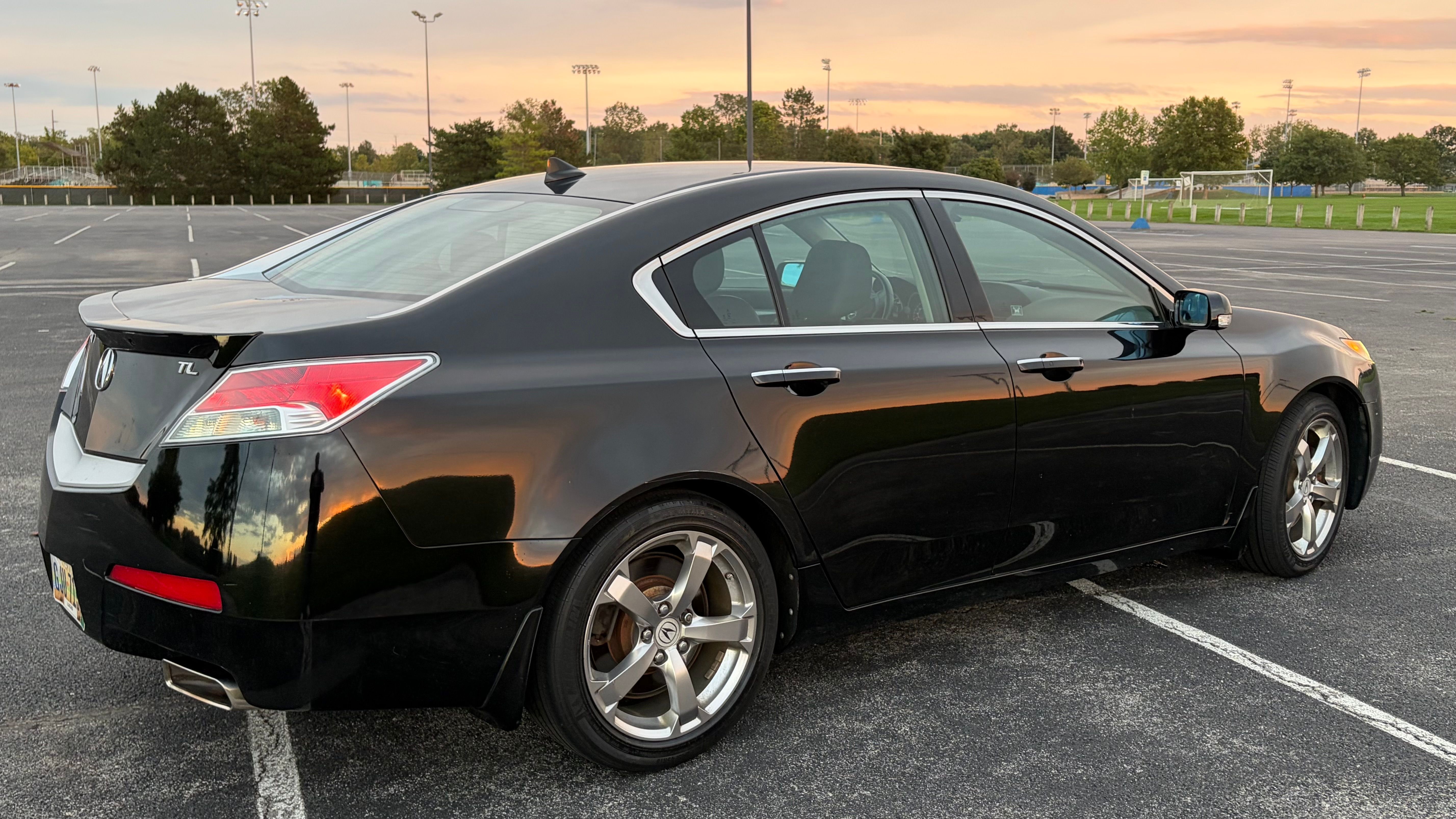 Used 2010 Acura TL w/ Technology Package FWD image 4