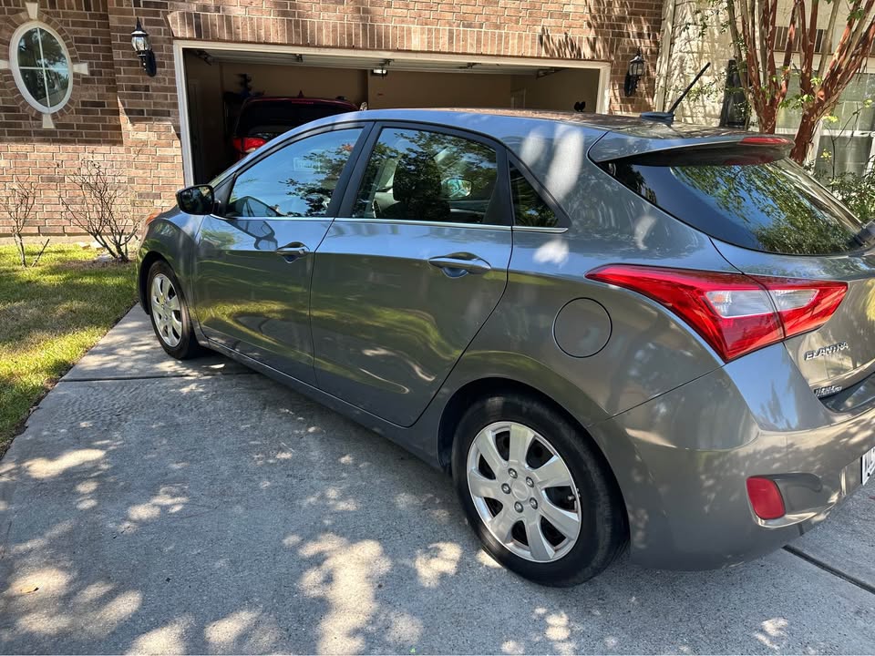 Used 2016 Hyundai Elantra GT FWD image 6