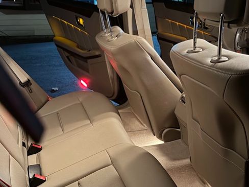 Used 2011 Mercedes-Benz E 350 E 350 4MATIC Sedan 4D image 11