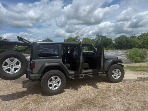 Used 2020 Jeep Wrangler Unlimited Sport S image 1