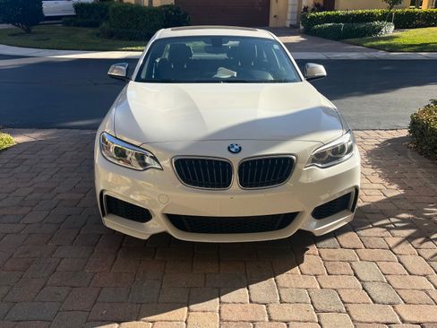 Used 2015 BMW M235i Coupe image 2