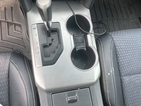 Used 2014 Toyota Camry SE w/ Fleet Convenience Package FWD image 14