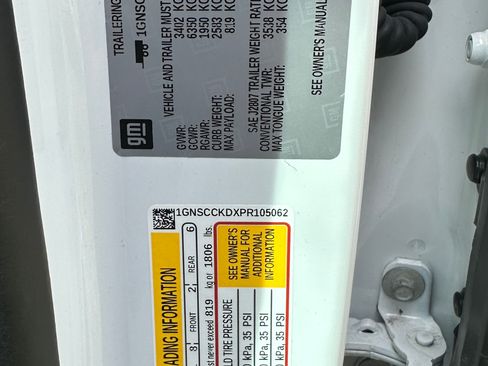 Used 2023 Chevrolet Suburban LT image 12