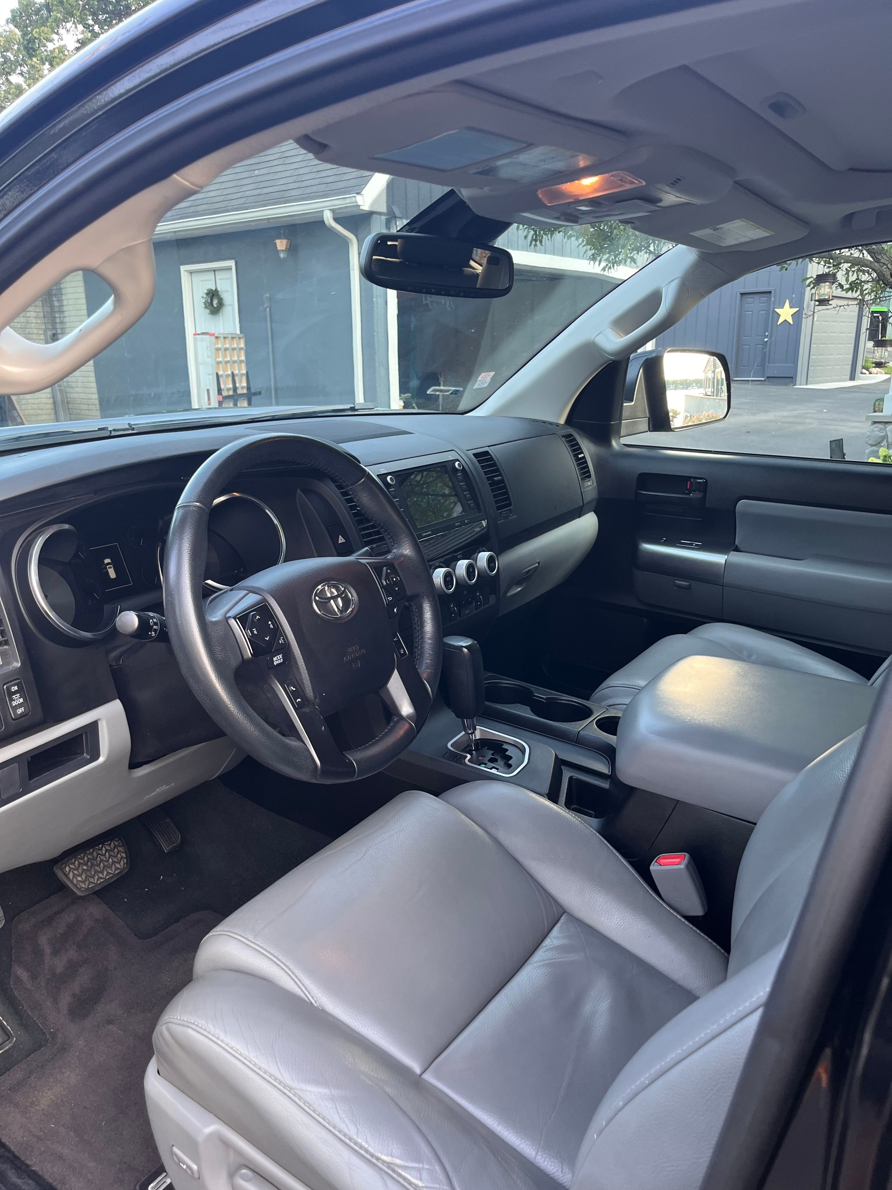 Used 2021 Toyota Sequoia SR5 w/ Premium Package AWD/4WD image 11