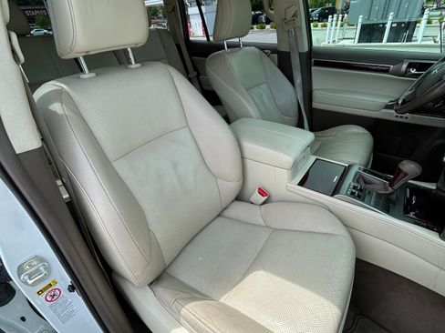 Used 2016 Lexus GX 460 w/ Premium Package AWD/4WD image 16